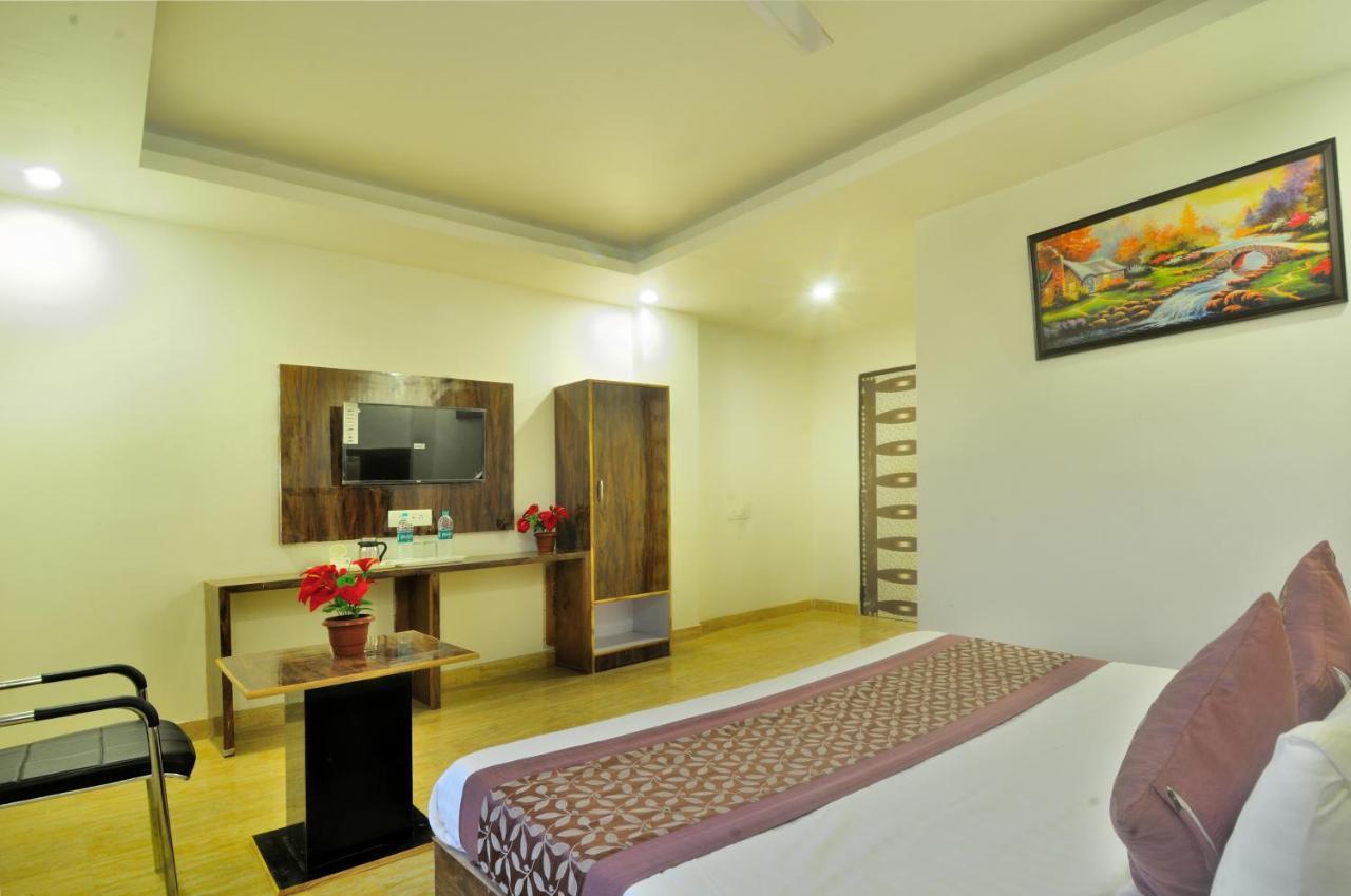 Hotel Noida Delight Extérieur photo