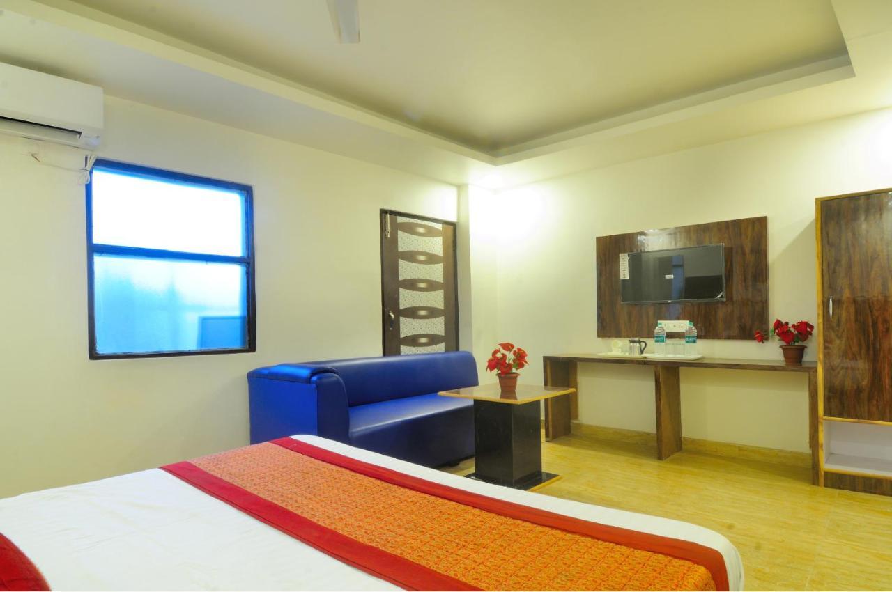Hotel Noida Delight Extérieur photo