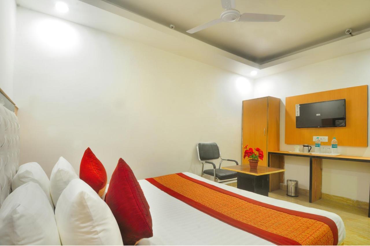 Hotel Noida Delight Extérieur photo