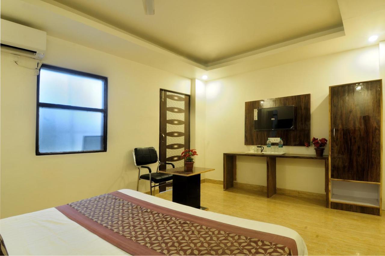 Hotel Noida Delight Extérieur photo